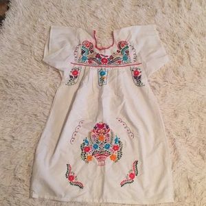 Vintage girls embroidered dress Mexico embroidered